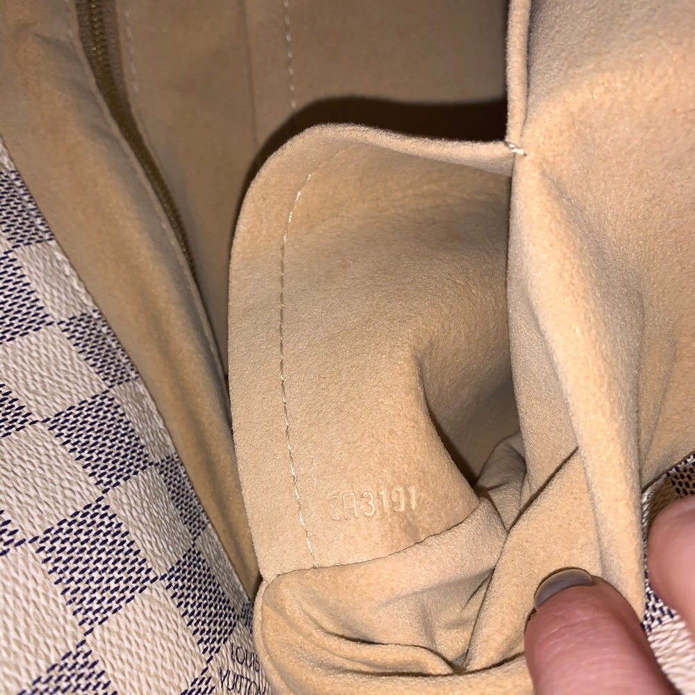 Louis Vuitton Artsy MM bag - Picture 9 of 9